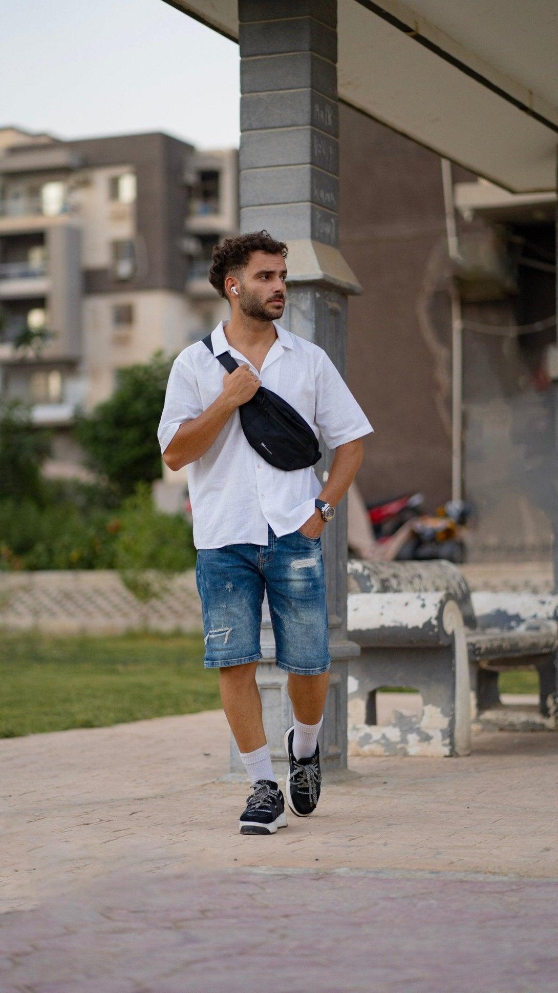 Bailey Fanny Pack - waist bag- on chest- Black - Spiš.