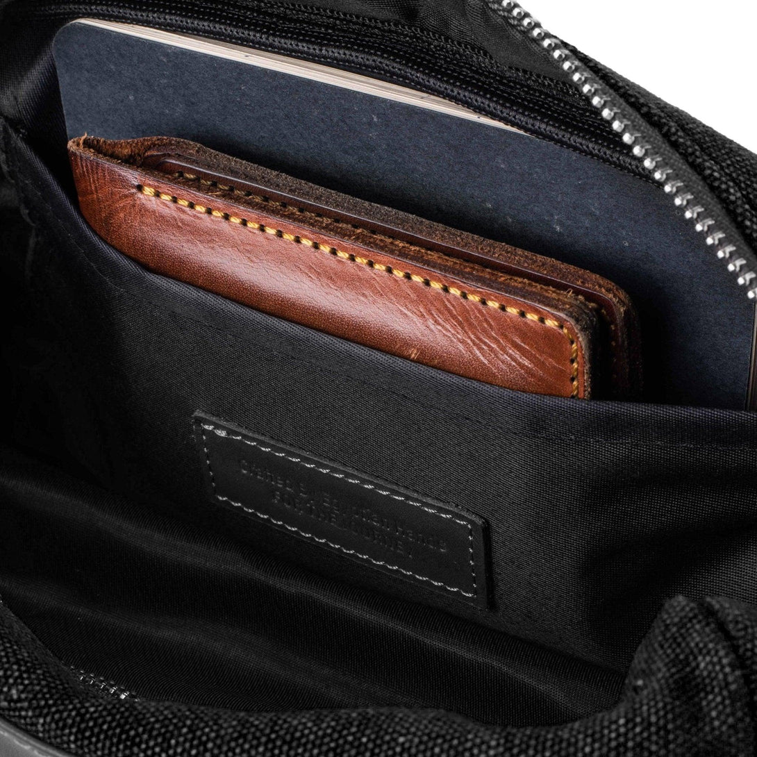Dopp Kit Leather & Canvas lightweight handbag | Full Black - Spiš.