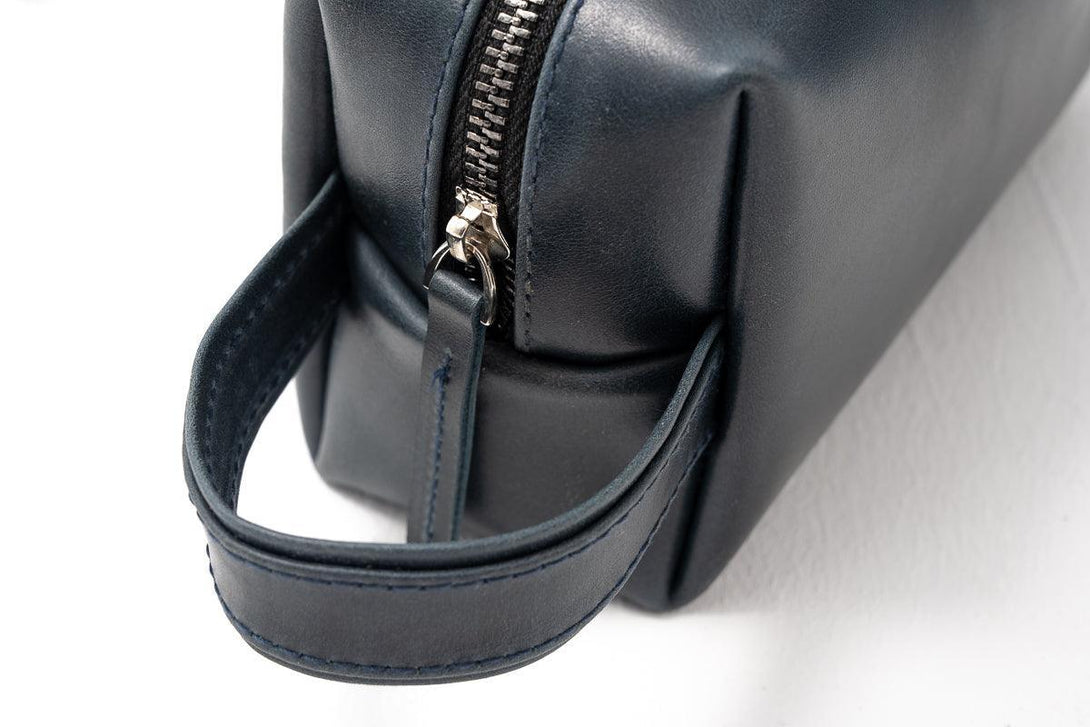 Petroleum Blue Cupola Leather Travel Pouch - Spiš.