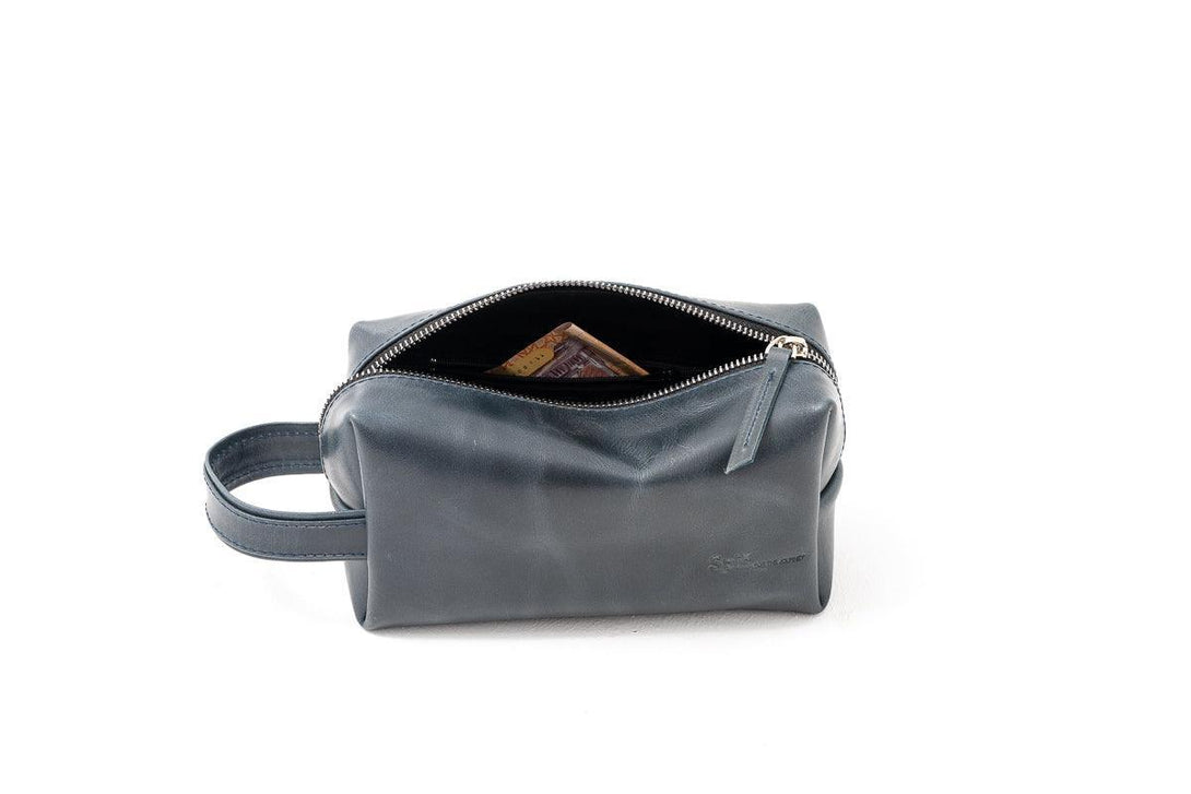 Petroleum Blue Cupola Leather Travel Pouch - Spiš.